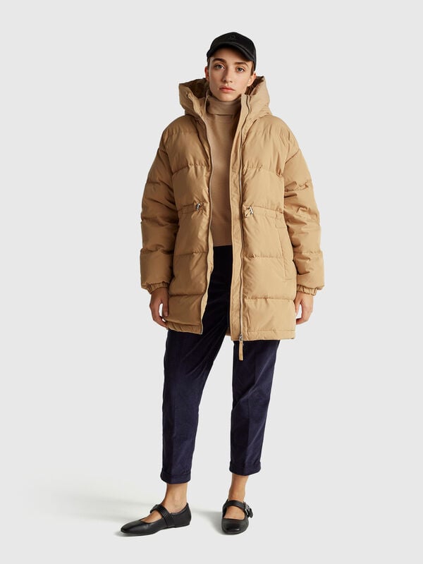 Chaqueta larga acolchada con plumas recicladas Mujer