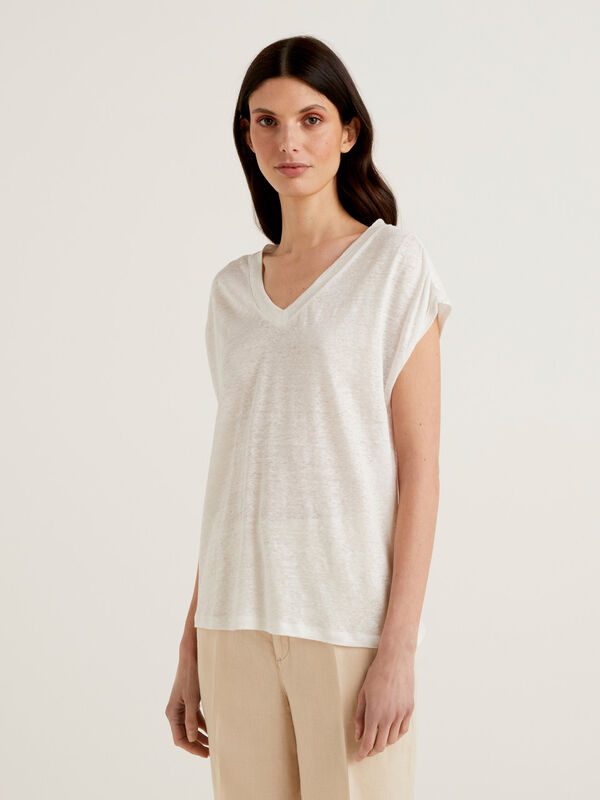 Top with V-neck in pure linen Women