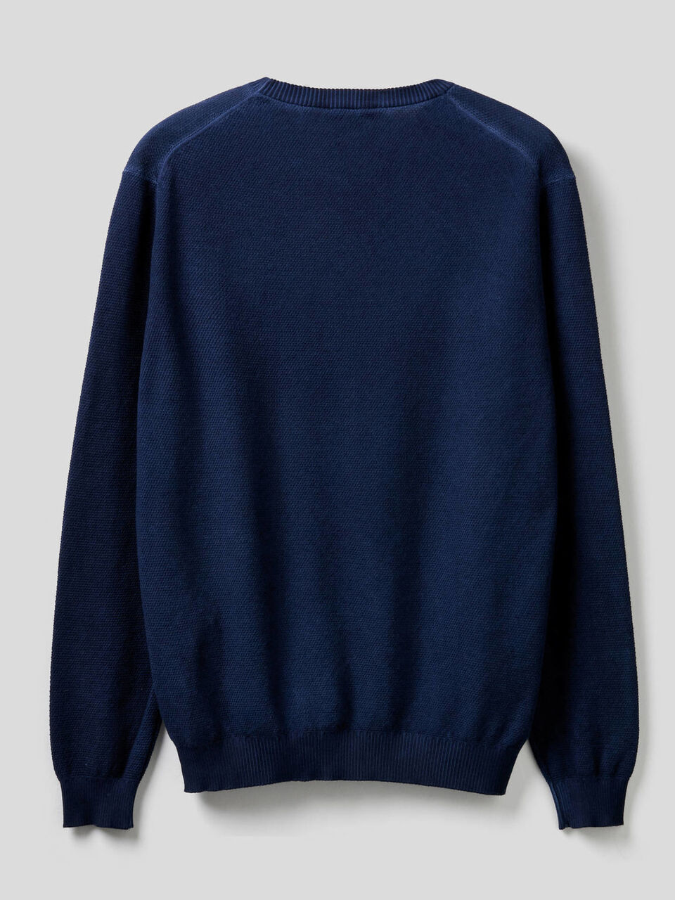 Crew neck sweater with V detail Men image number 2