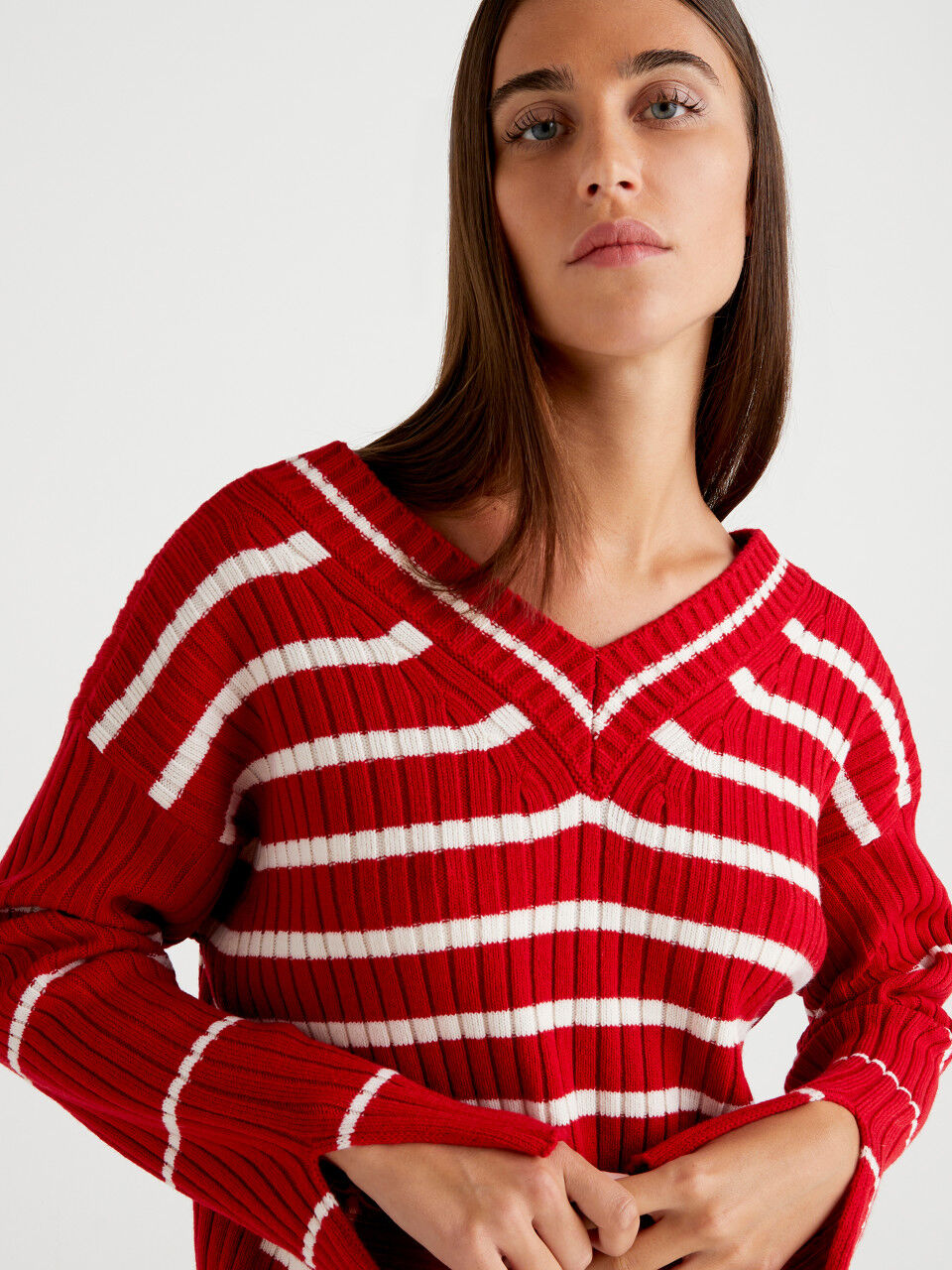 Red v discount neck jumper womens