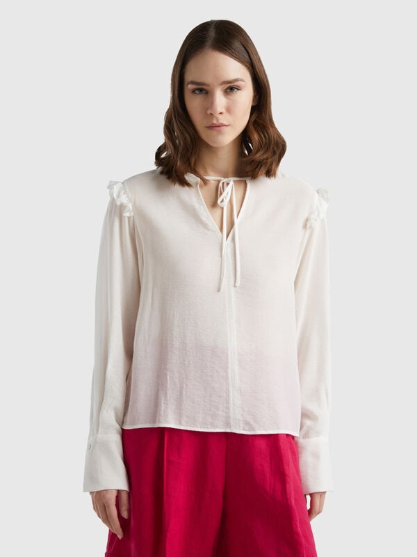 Blouse with laces and rouches Women