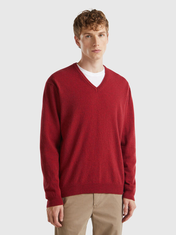 Marl red V-neck sweater in pure Merino wool Men