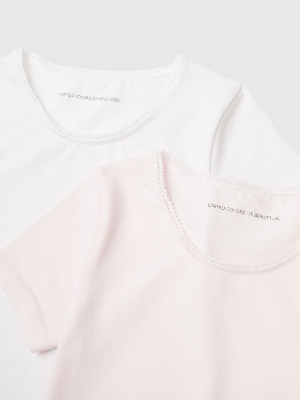 2 T-SHIRTS Ni&ntilde;a image number null