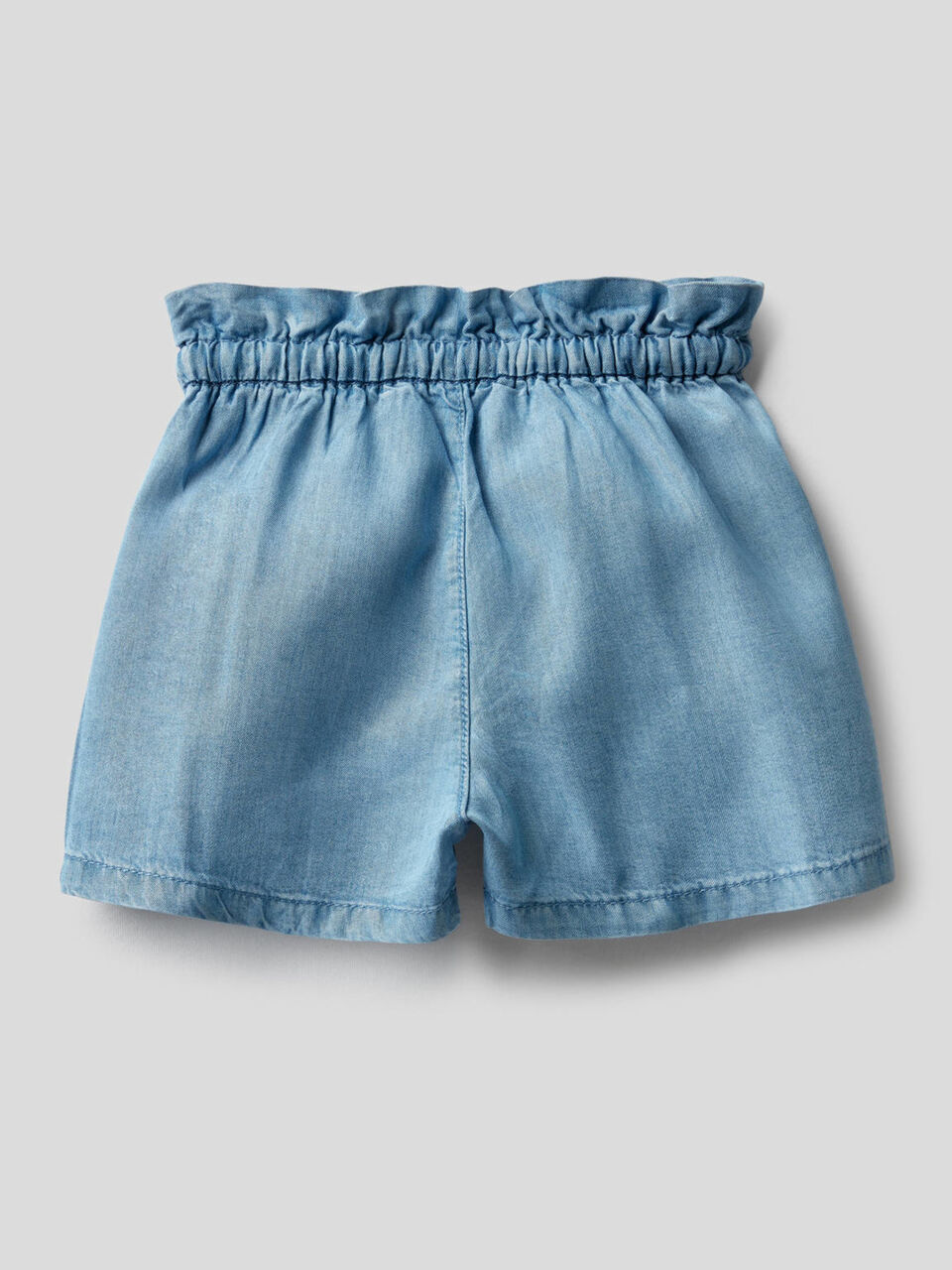 High-waisted shorts in light denim image number 2