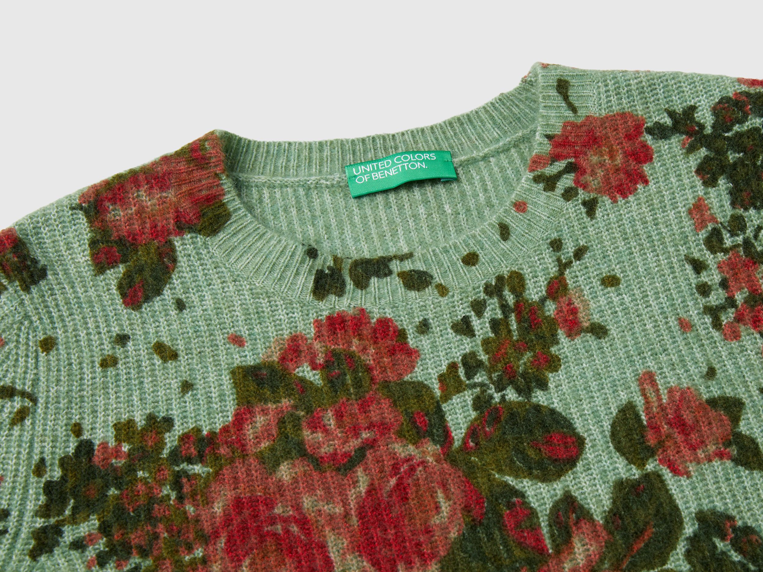 Floral sweater in recycled yarn - Light Green | Benetton