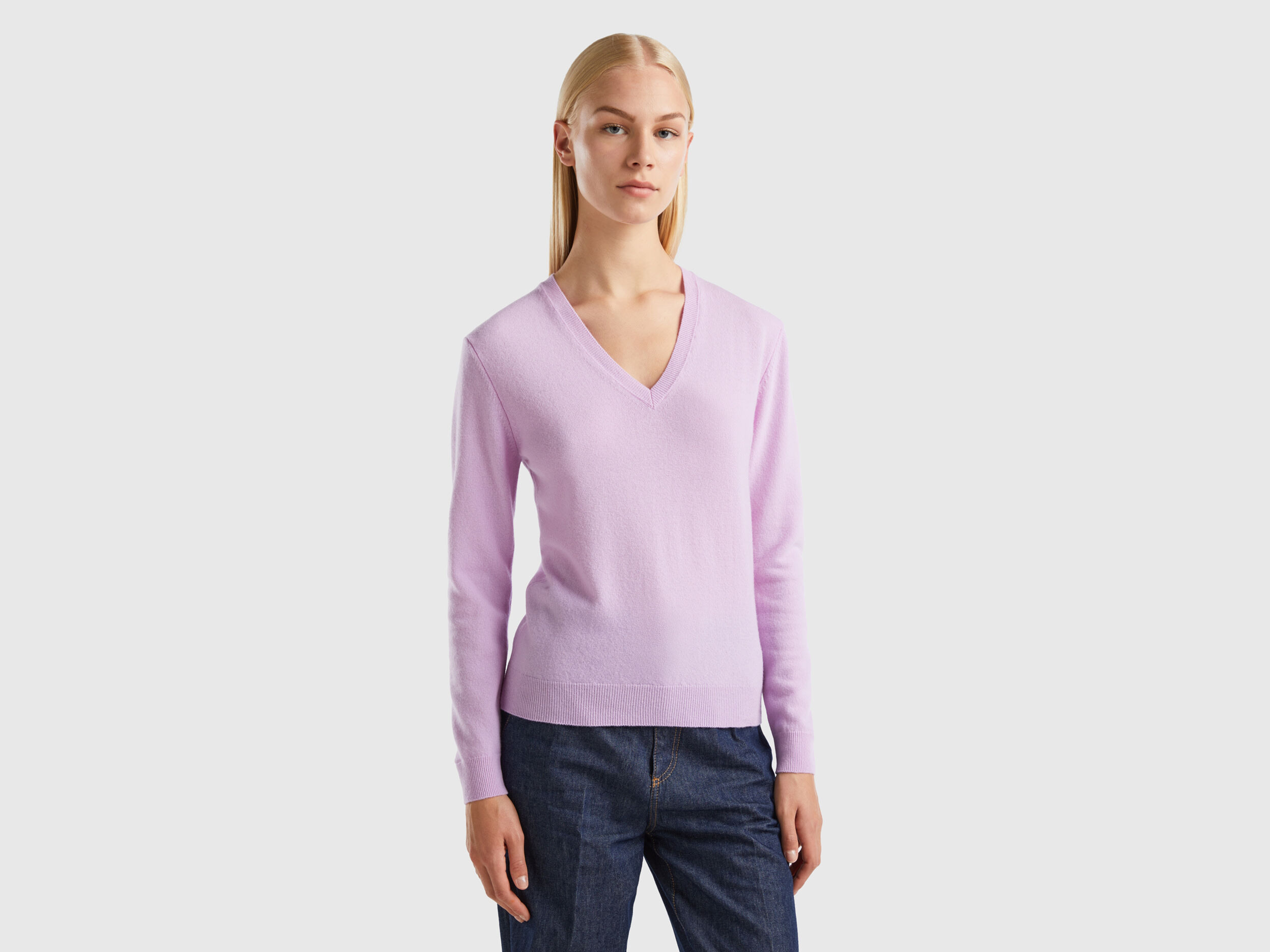 Lilac V neck sweater in pure Merino wool Lilac Benetton
