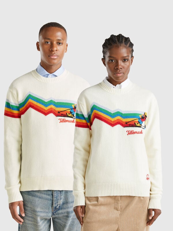 Sweater with ski graphic