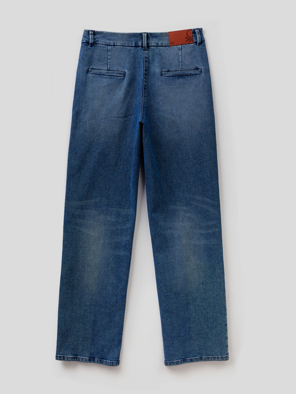 Wide fit jeans with straight leg image number 2