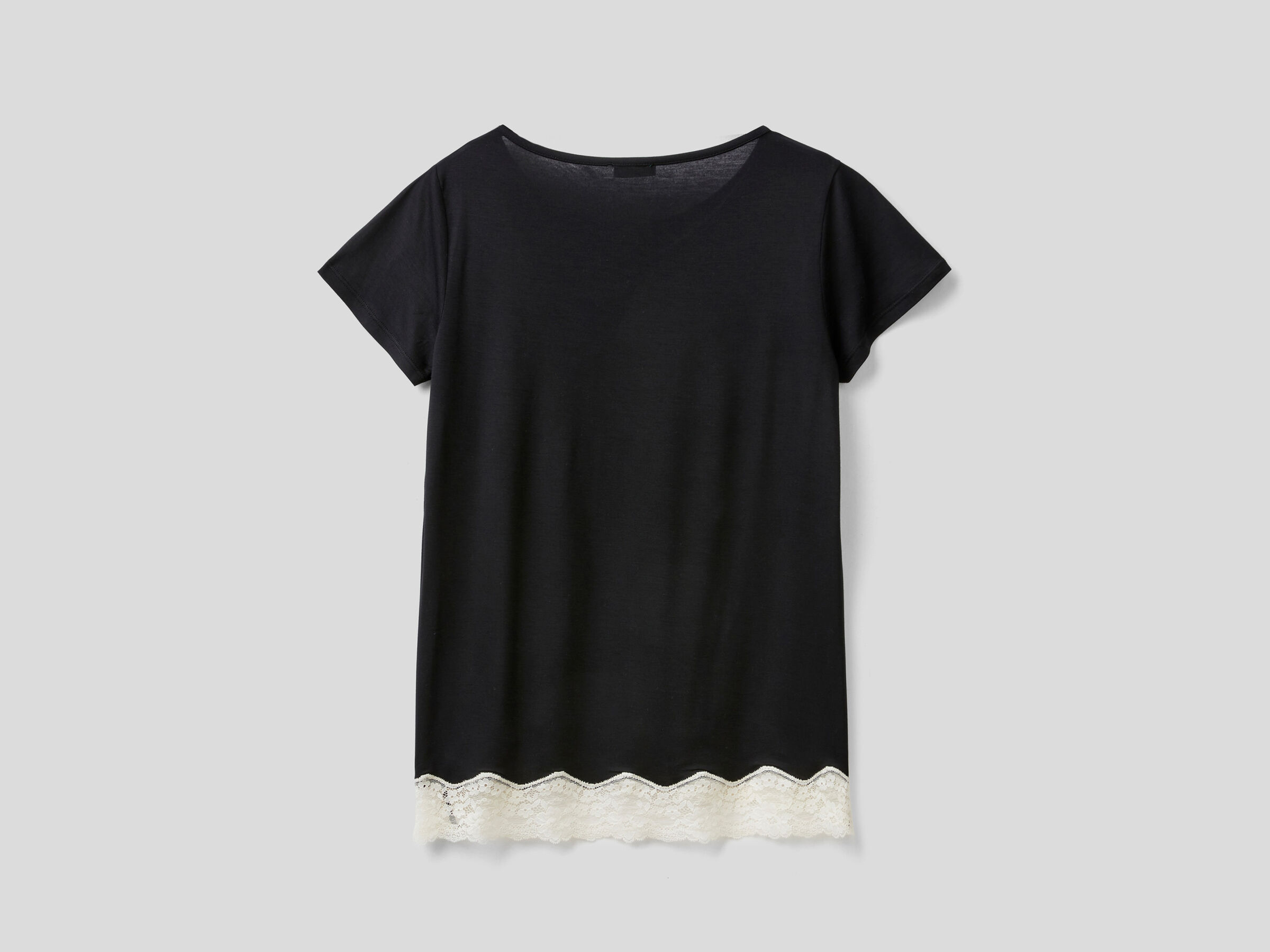 Flowy short sleeve t-shirt with lace image number 5