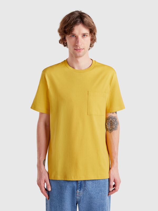 Mustard organic cotton t-shirt with pocket Men