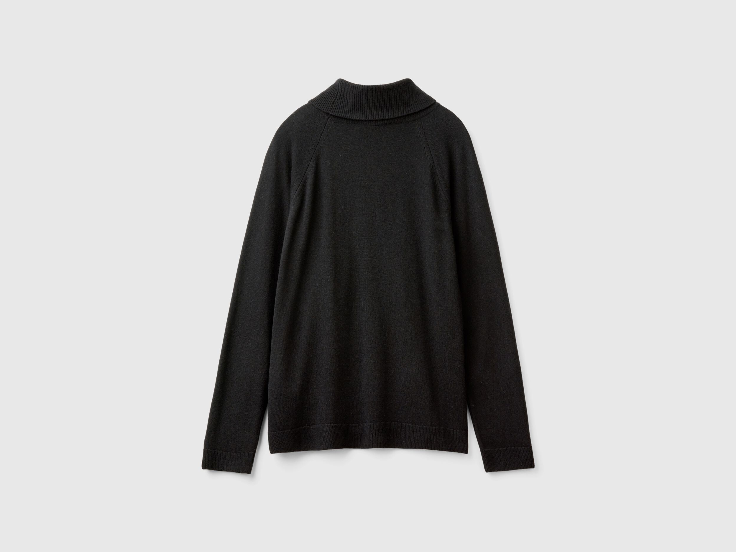 Black turtleneck sweatshirt hot sale