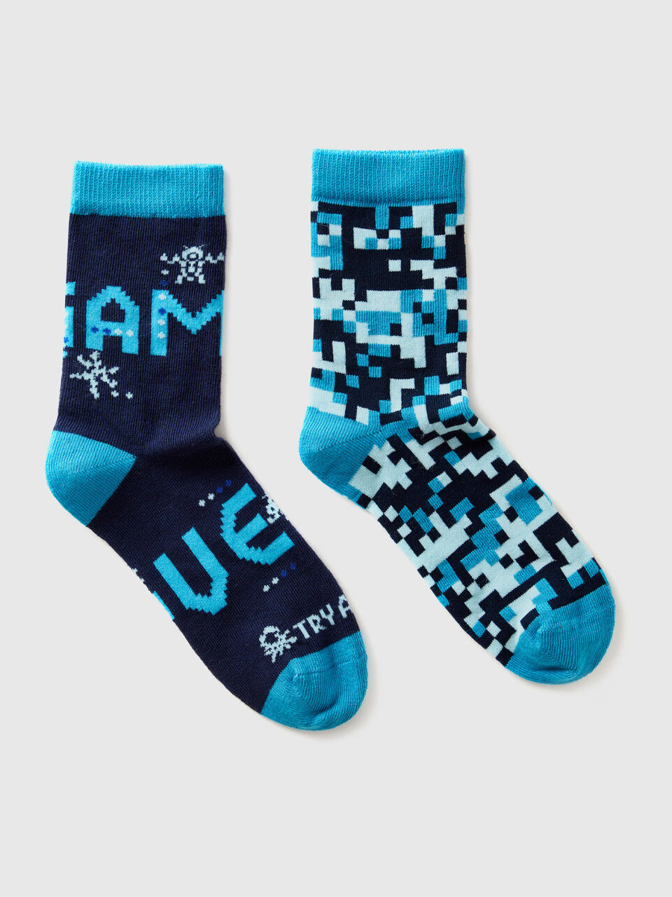 Mix & match patterned socks