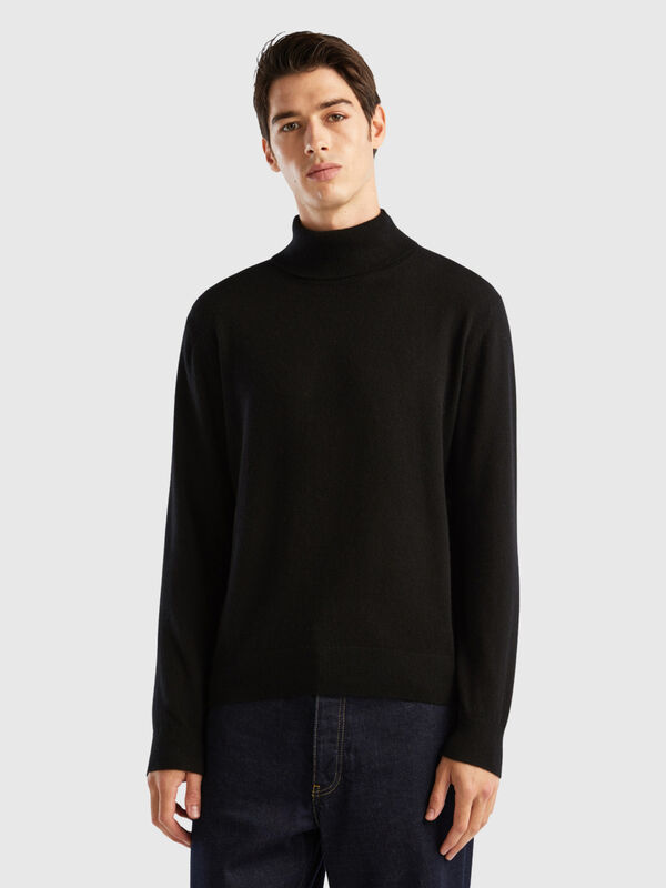 Black turtleneck in pure cashmere