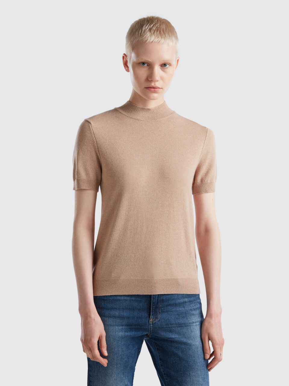 Short sweaters discount with long sleeves