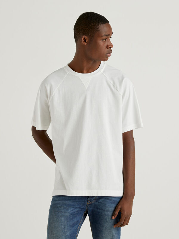 Raglan sleeve t-shirt in 100% cotton Men
