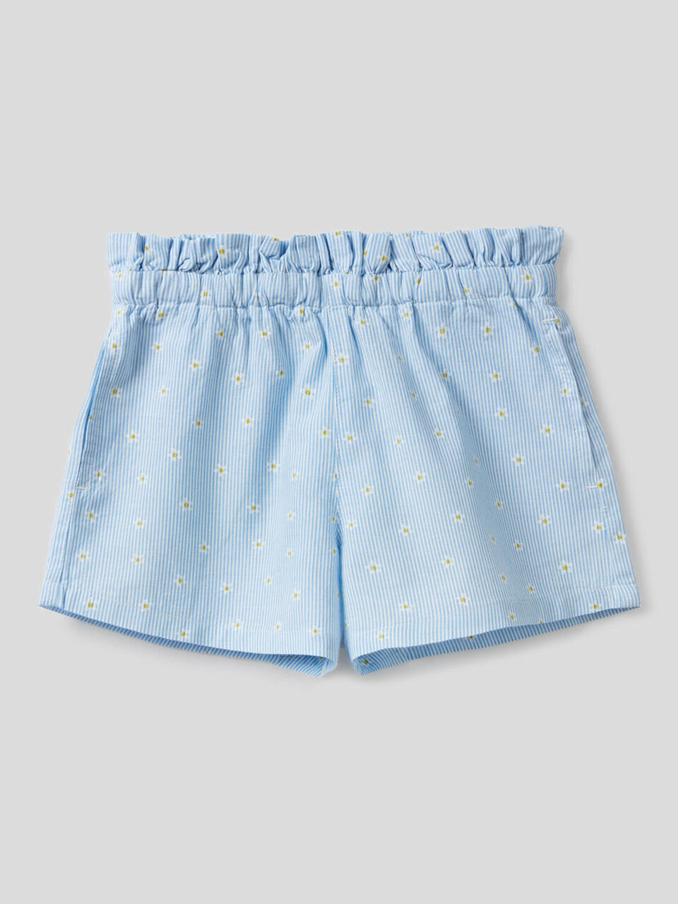 Bermudas de rayas con volante en la cintura image number 1