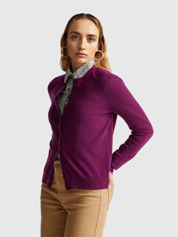 Cárdigan morado de cuello redondo en pura lana merino Cárdigan morado de cuello redondo en pura lana merino Mujer