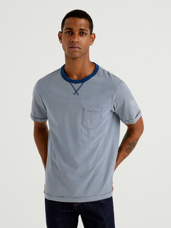 T-shirt in 100% cotton with worn look Men