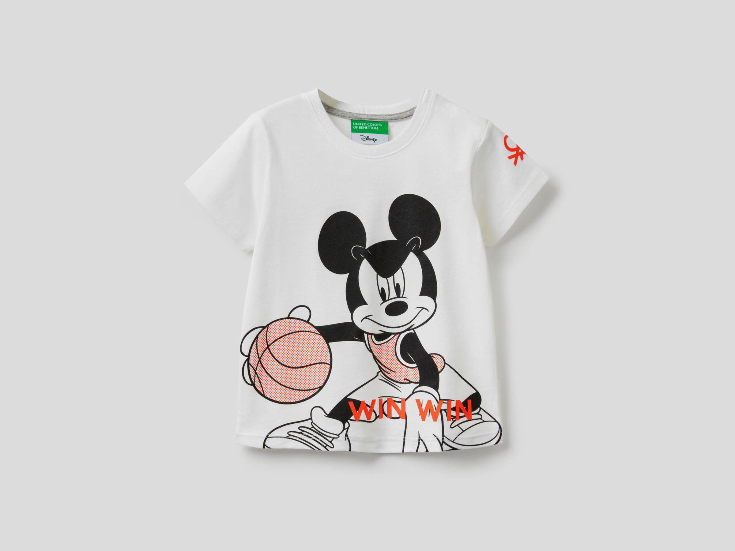 100% cotton t-shirt with Disney print image number null