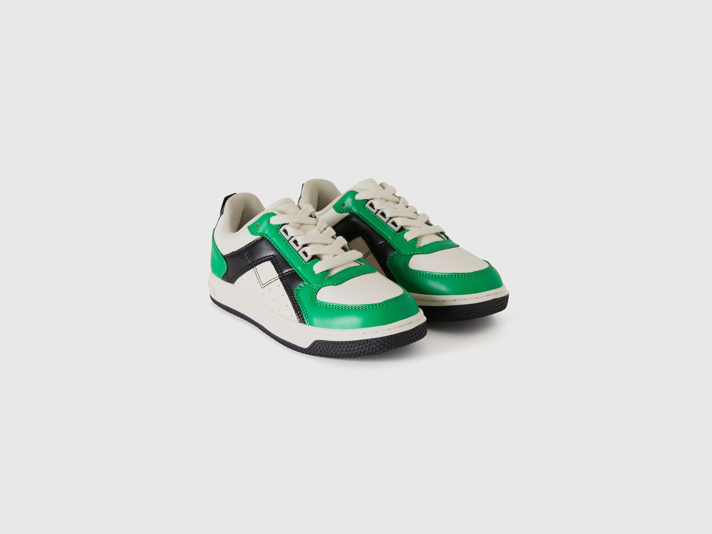 Benetton green shoes shop