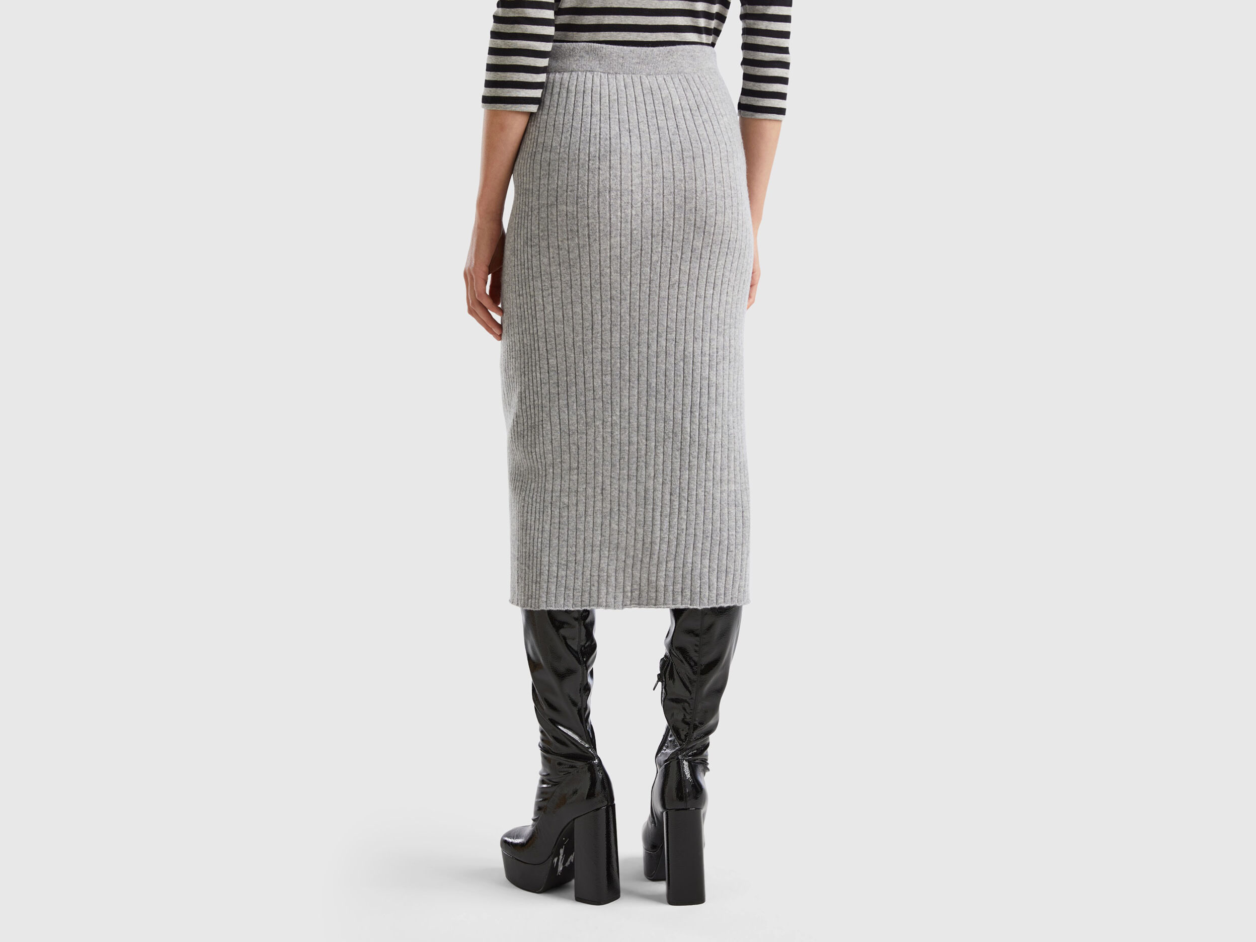 Grey knit deals pencil skirt