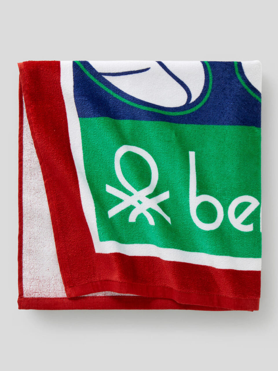 Disney beach towel image number 1