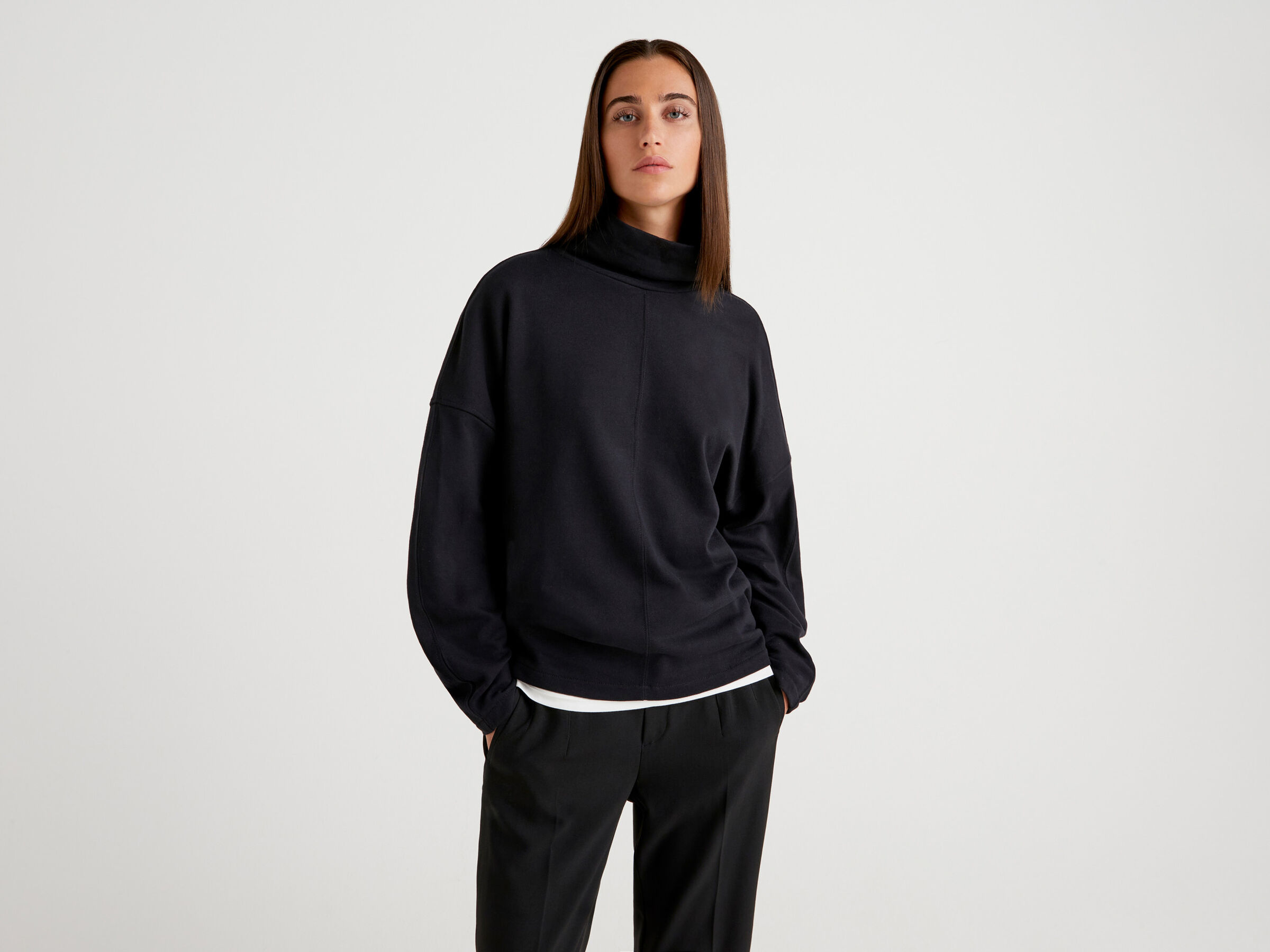 Wide sweatshirt with high collar image number 3