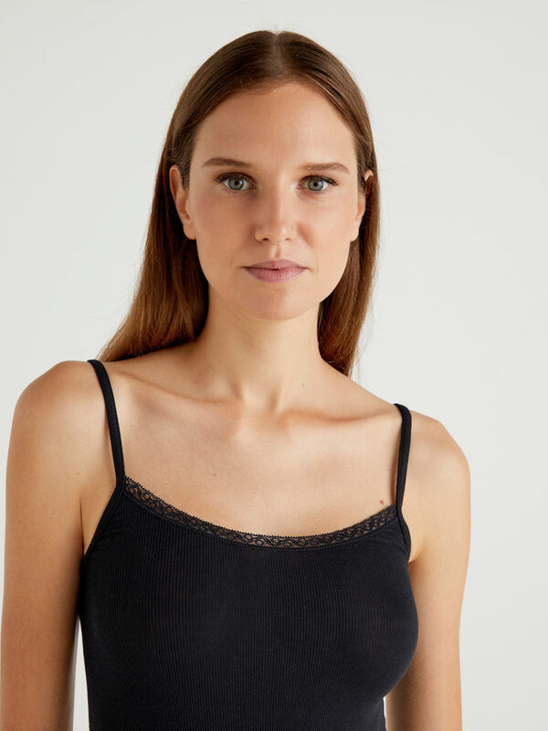 Camisole with thin ribbing and thin shoulder straps Women