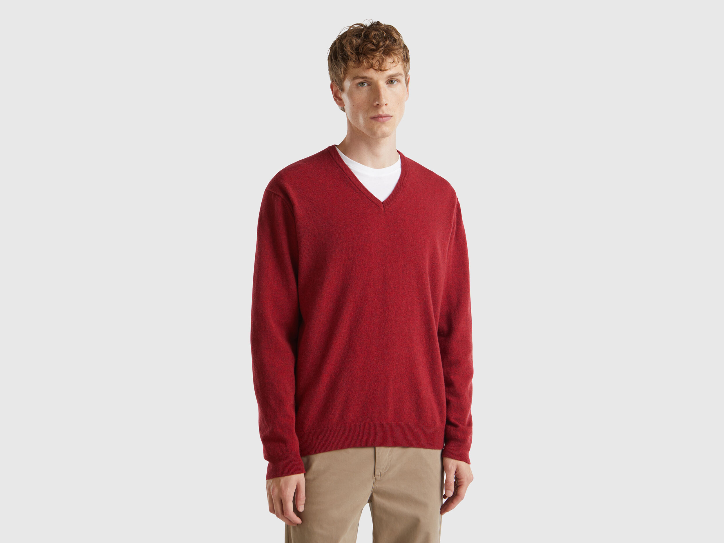 Jerseis Cuello de Pico Hombre Nueva Coleccion 2024 Benetton