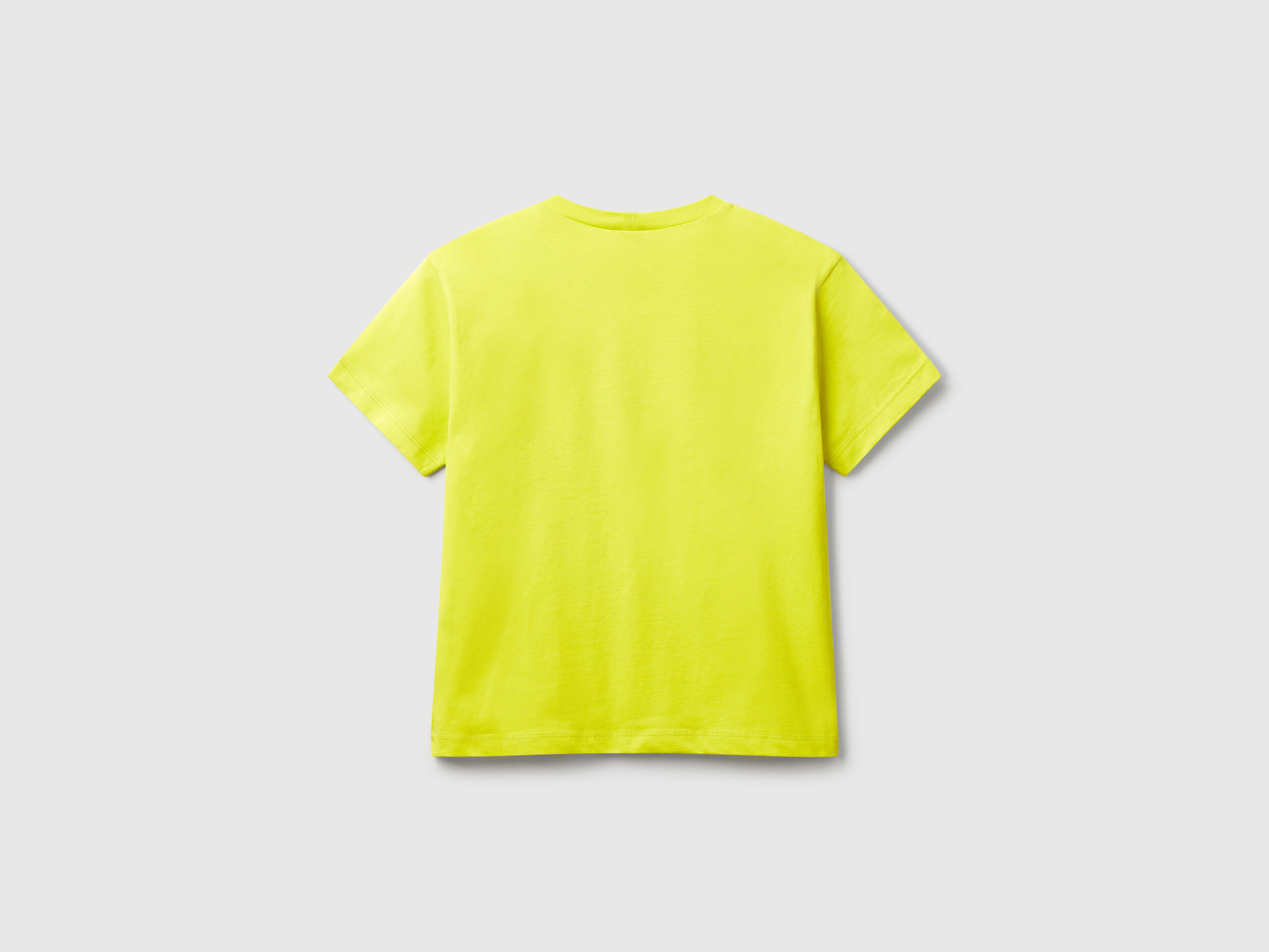 Tシャツ・カットソー PEUTEREY Men T-shirt Yellow PEU429999012130 555 Mens Logo T Shirt - Yellow | Benetton