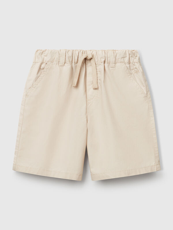 Pantalón corto 100% algodón con cordón. Niño