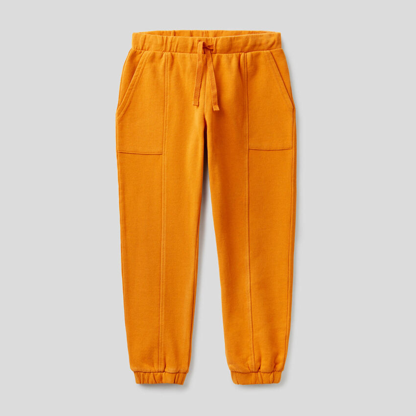 Pantalones de felpa con maxi bolsillos