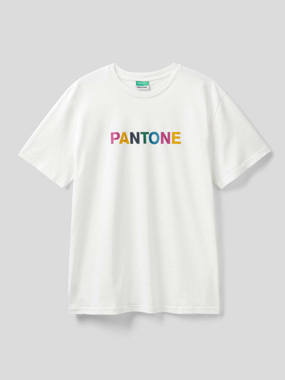 PANTONE Color Guide Ropa de Hombre 2024 Benetton