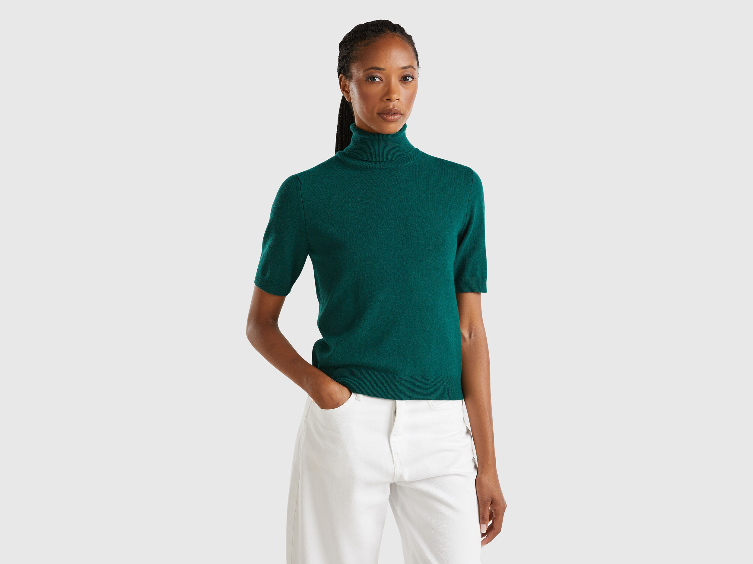 Forest green short sleeve turtleneck in cashmere blend Forest green short sleeve turtleneck in cashmere blend