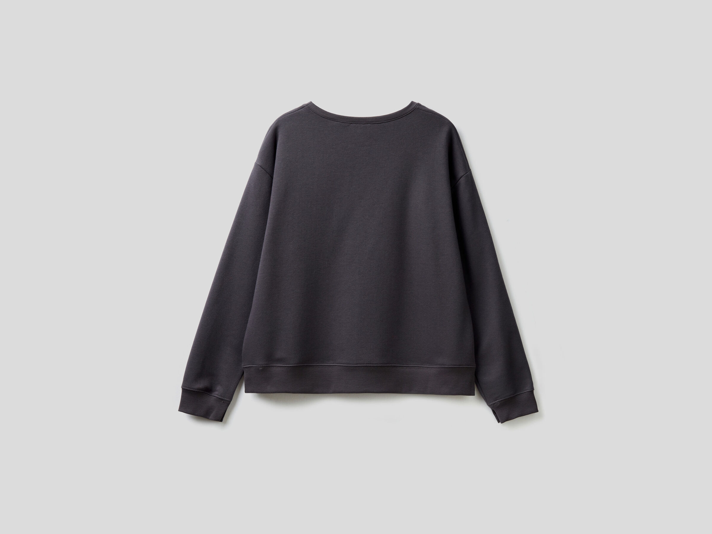 Warm hoodie with side slits image number 5