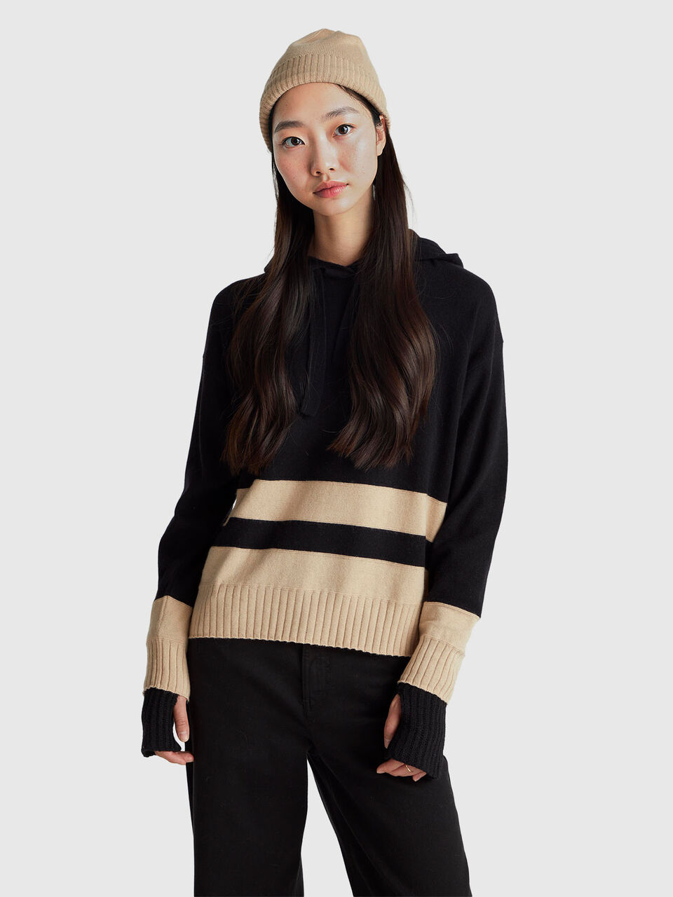 SWEATER W/HOOD Mujer image number null