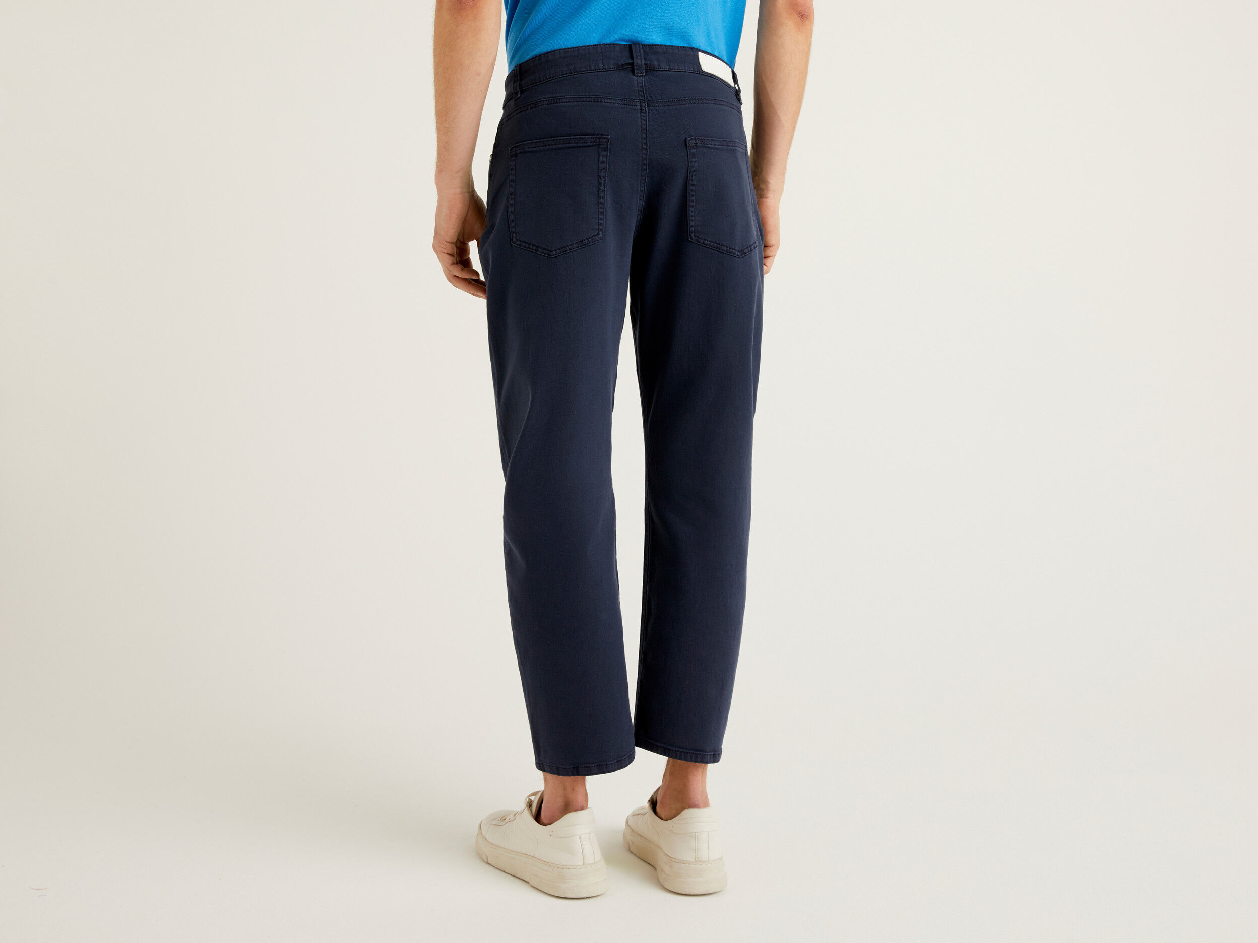 Pantalon zanahoria hombre on sale