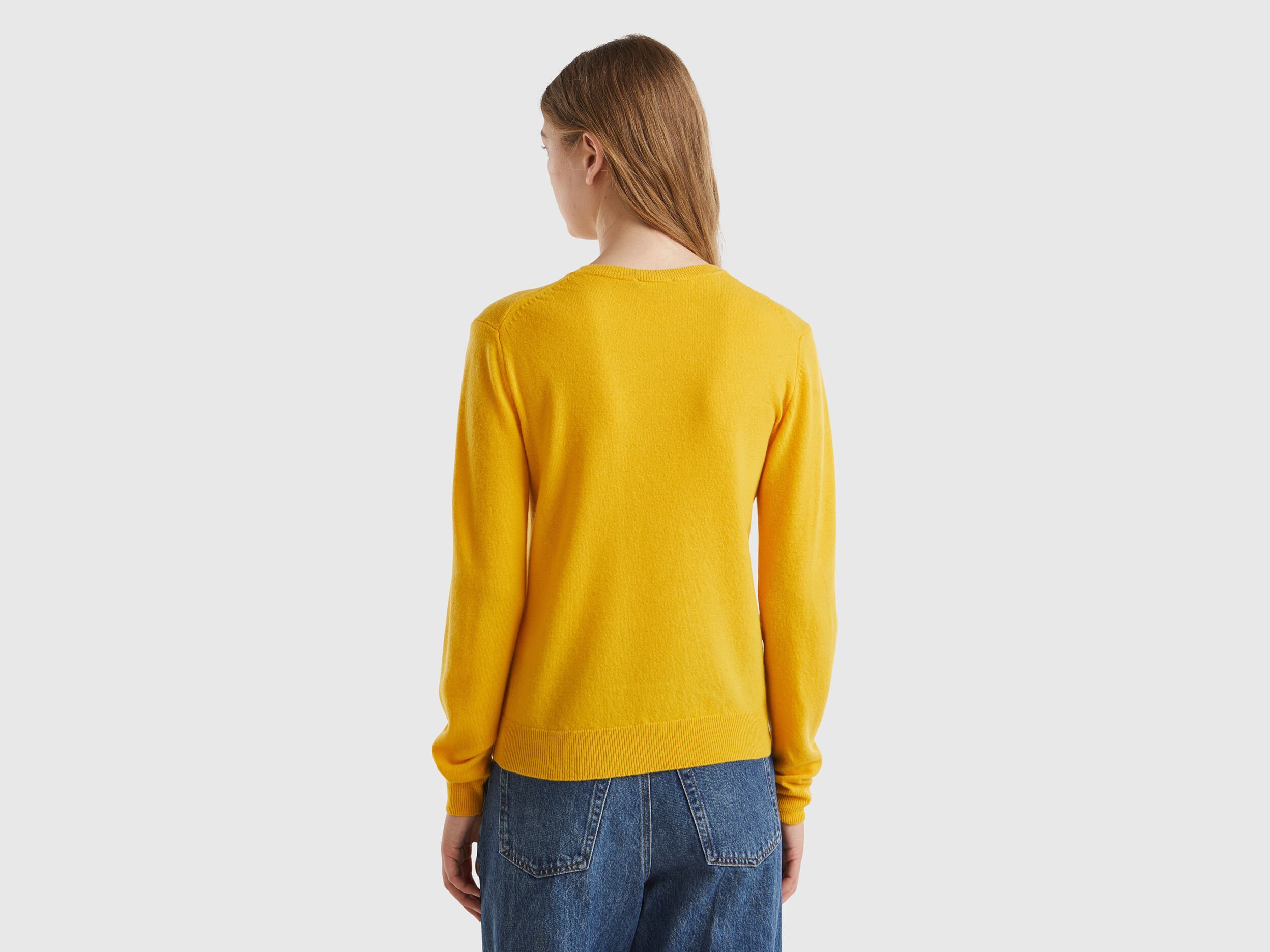 Yellow crew neck sweater outlet