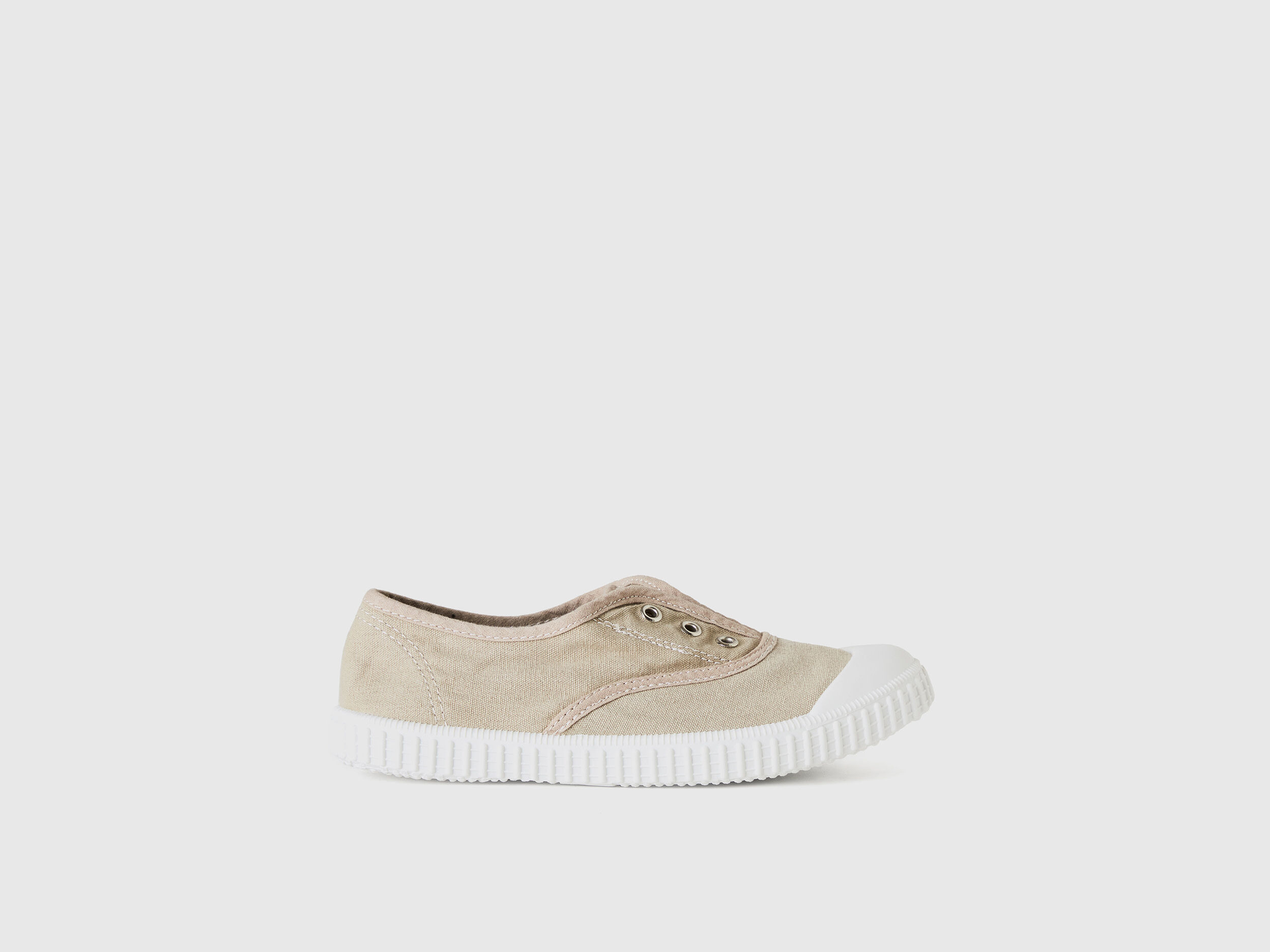 Ucb slip on sneakers hotsell