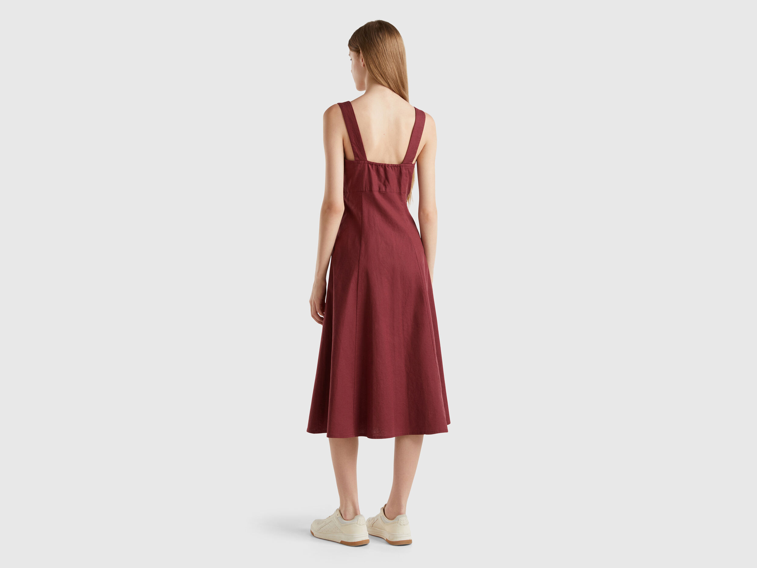 大注目 Square-neck dress in linen blend - Burgundy | Benetton 帽子