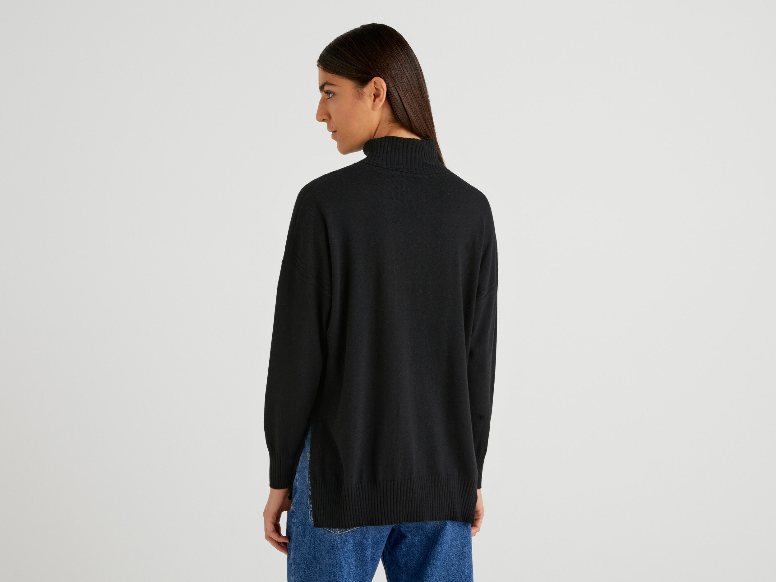 Oversized fit turtleneck in cashmere blend Black Benetton