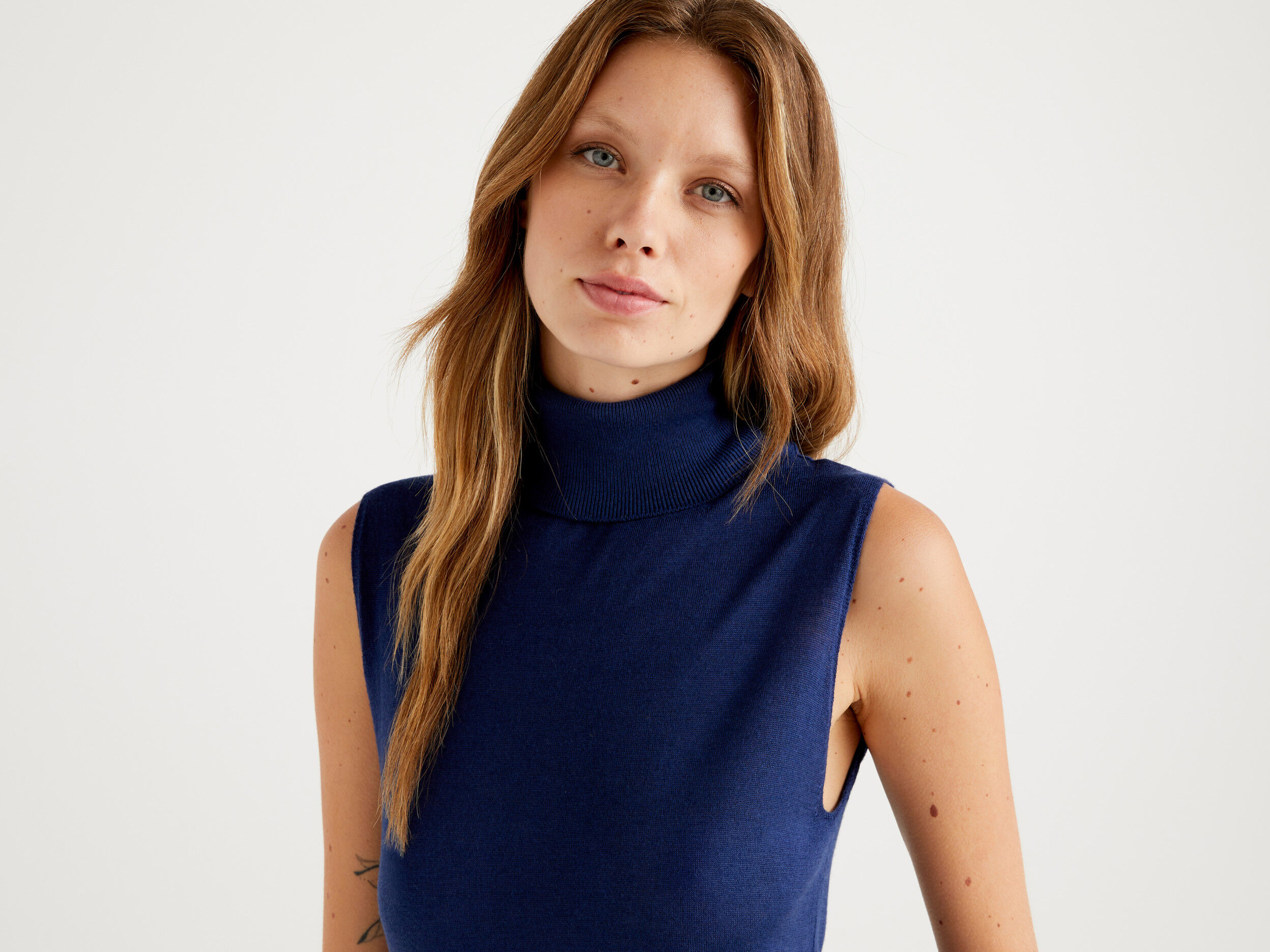 Sleeveless discount cashmere turtleneck