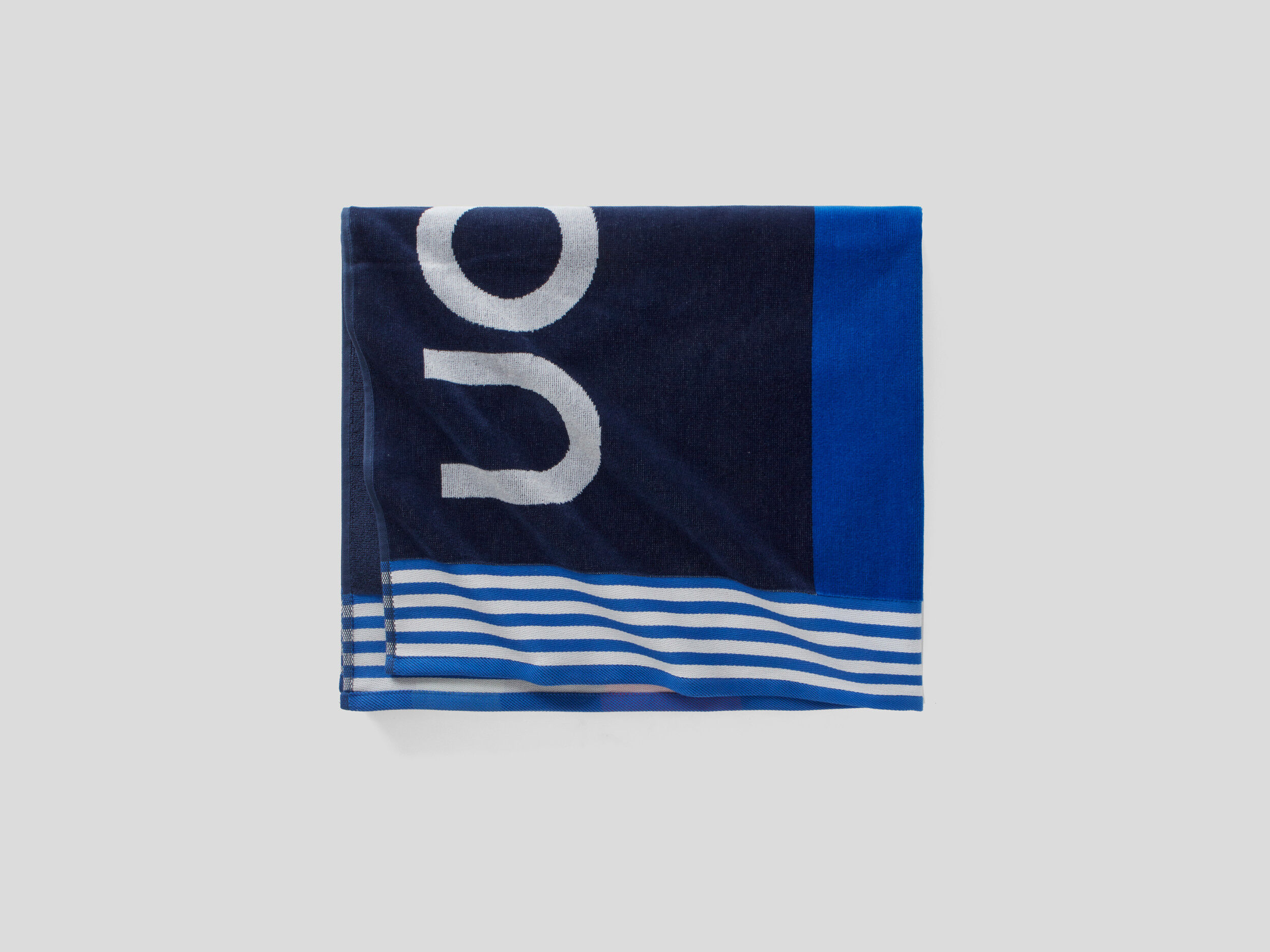 Beach towel in jacquard terrycloth Blue Benetton