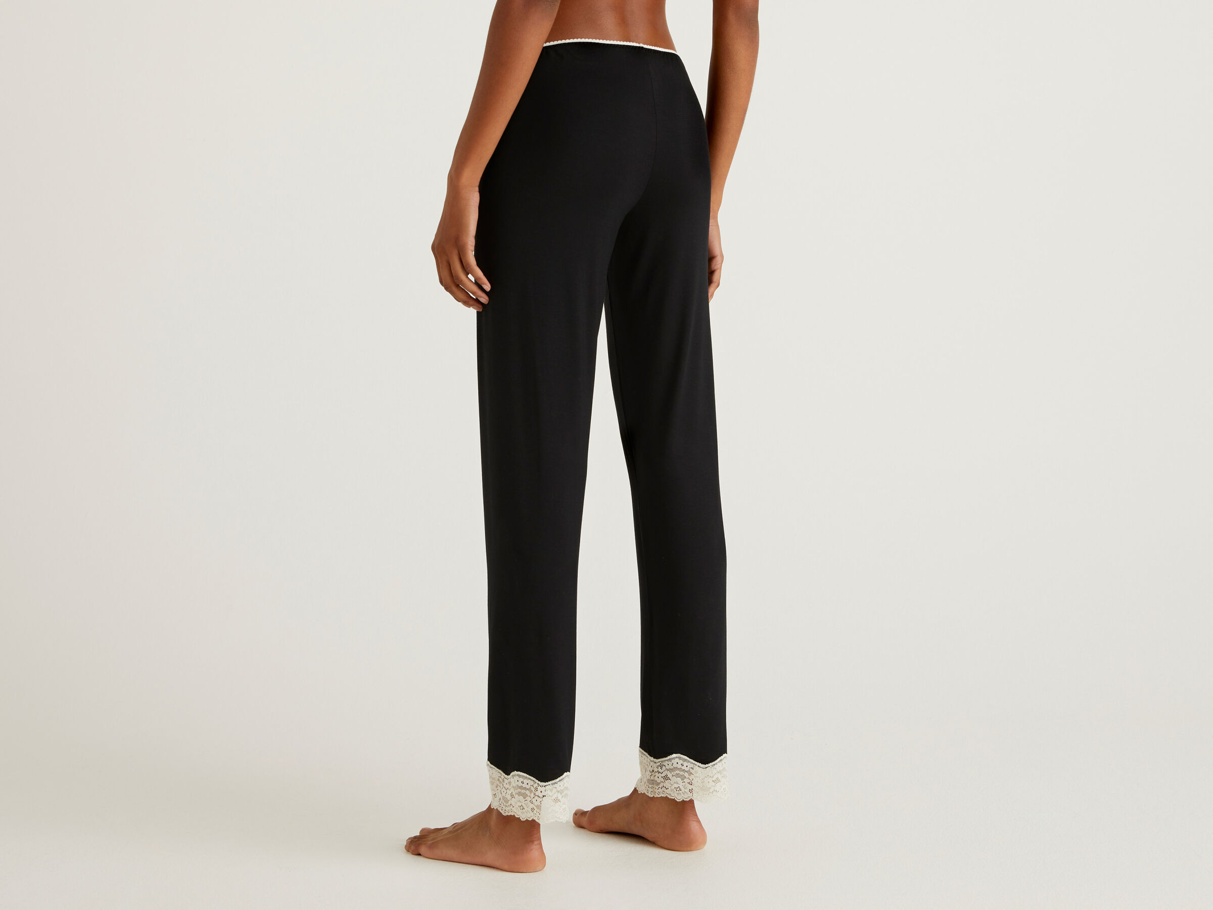 Trousers with lace details image number 2