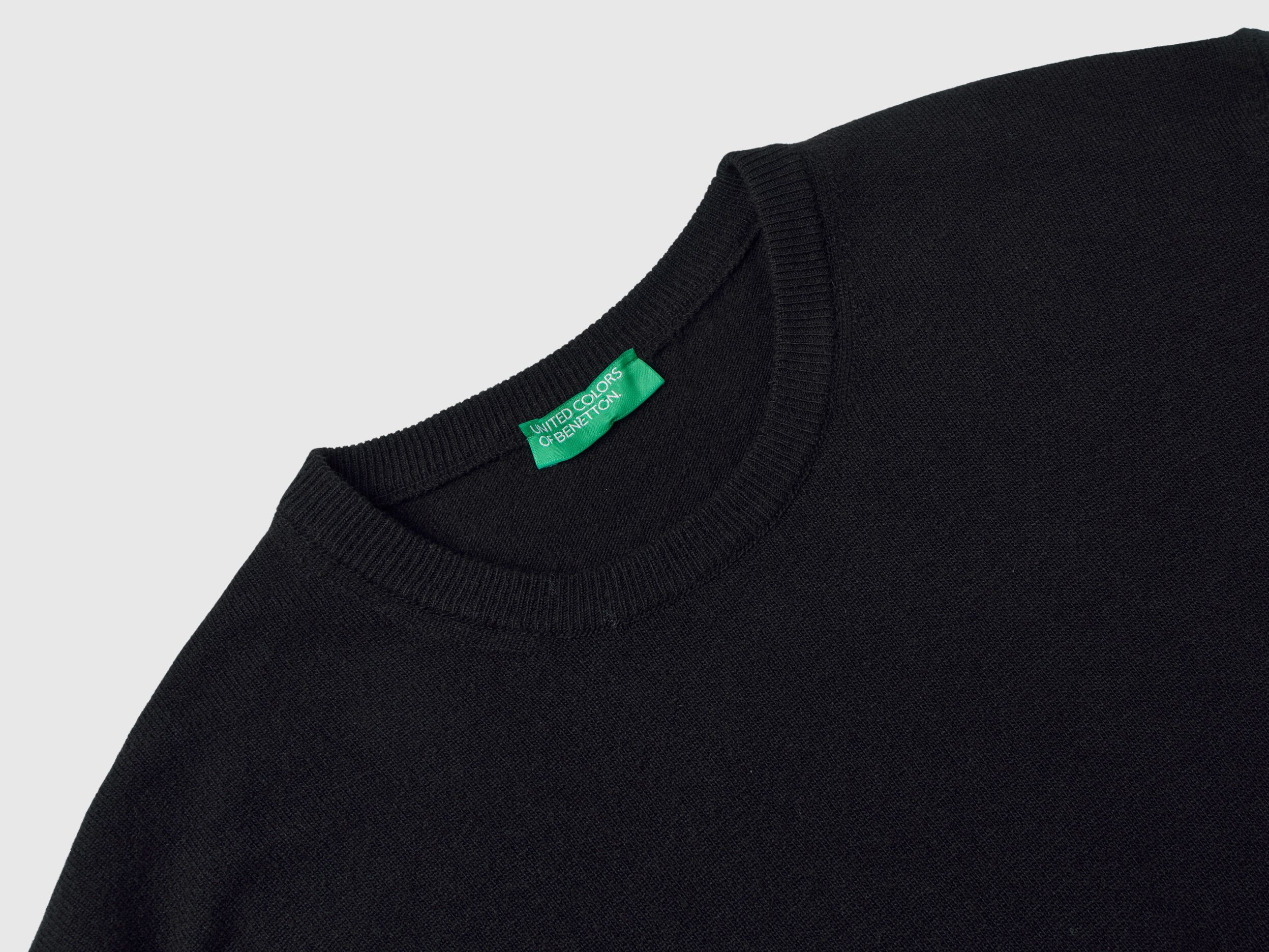 Benetton wool sweater shop