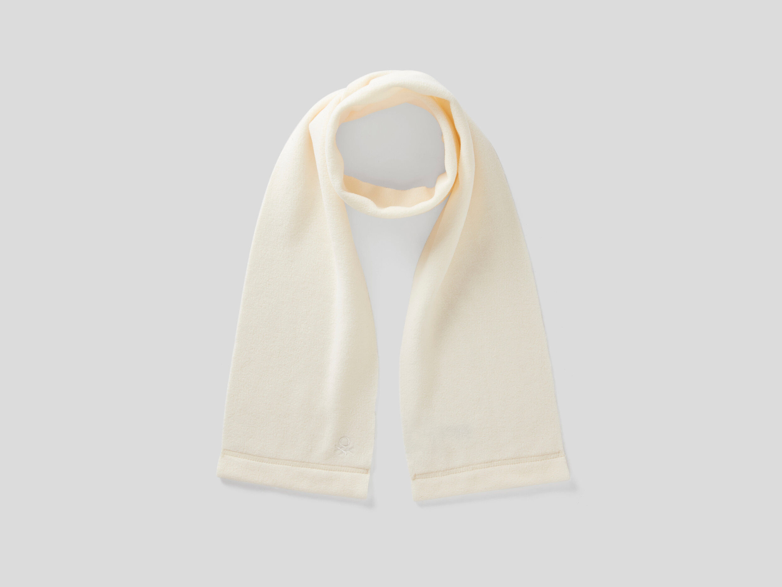 White deals fleece scarf