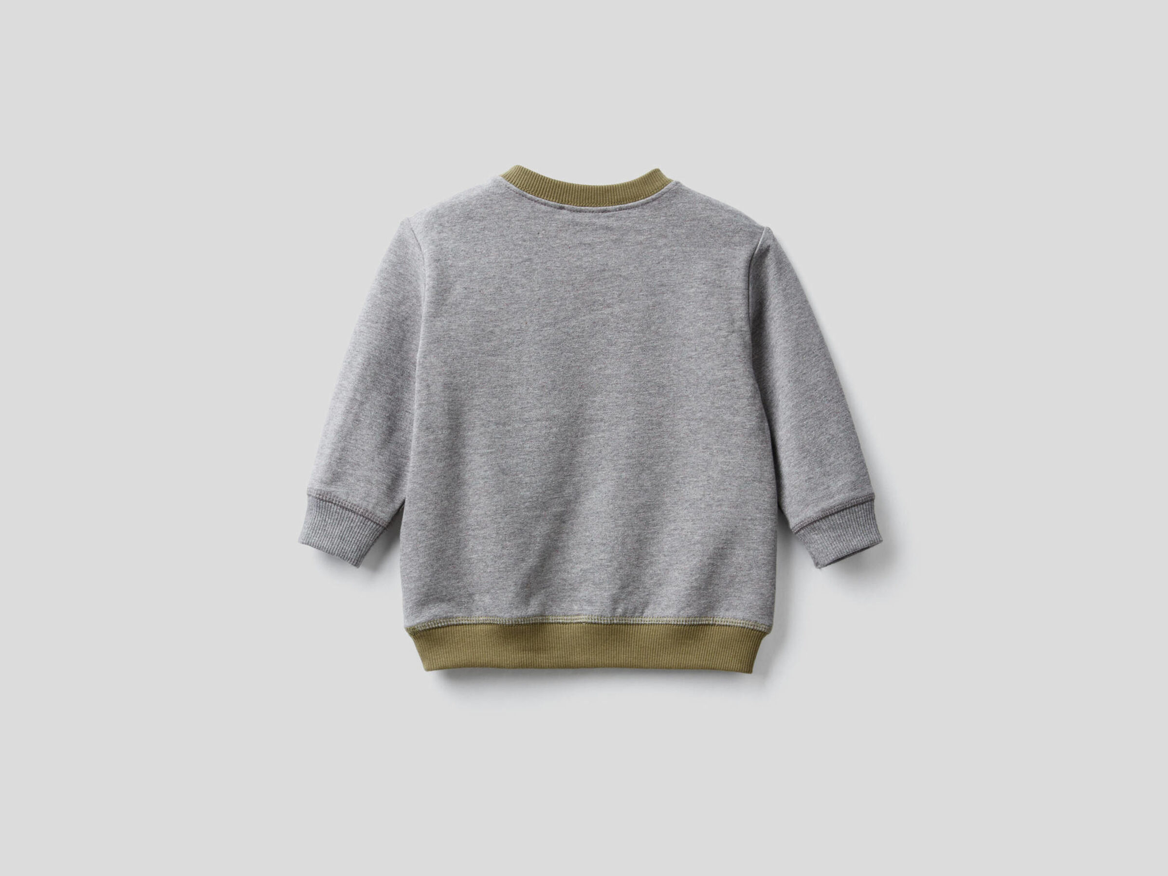 Sudadera color block de algodón orgánico elástico image number null