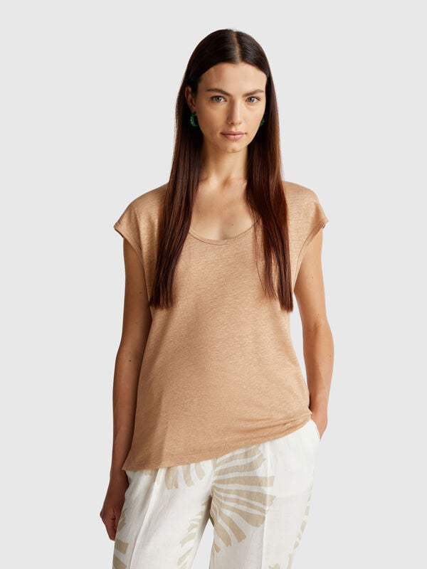 Wide neck t-shirt in pure linen Women