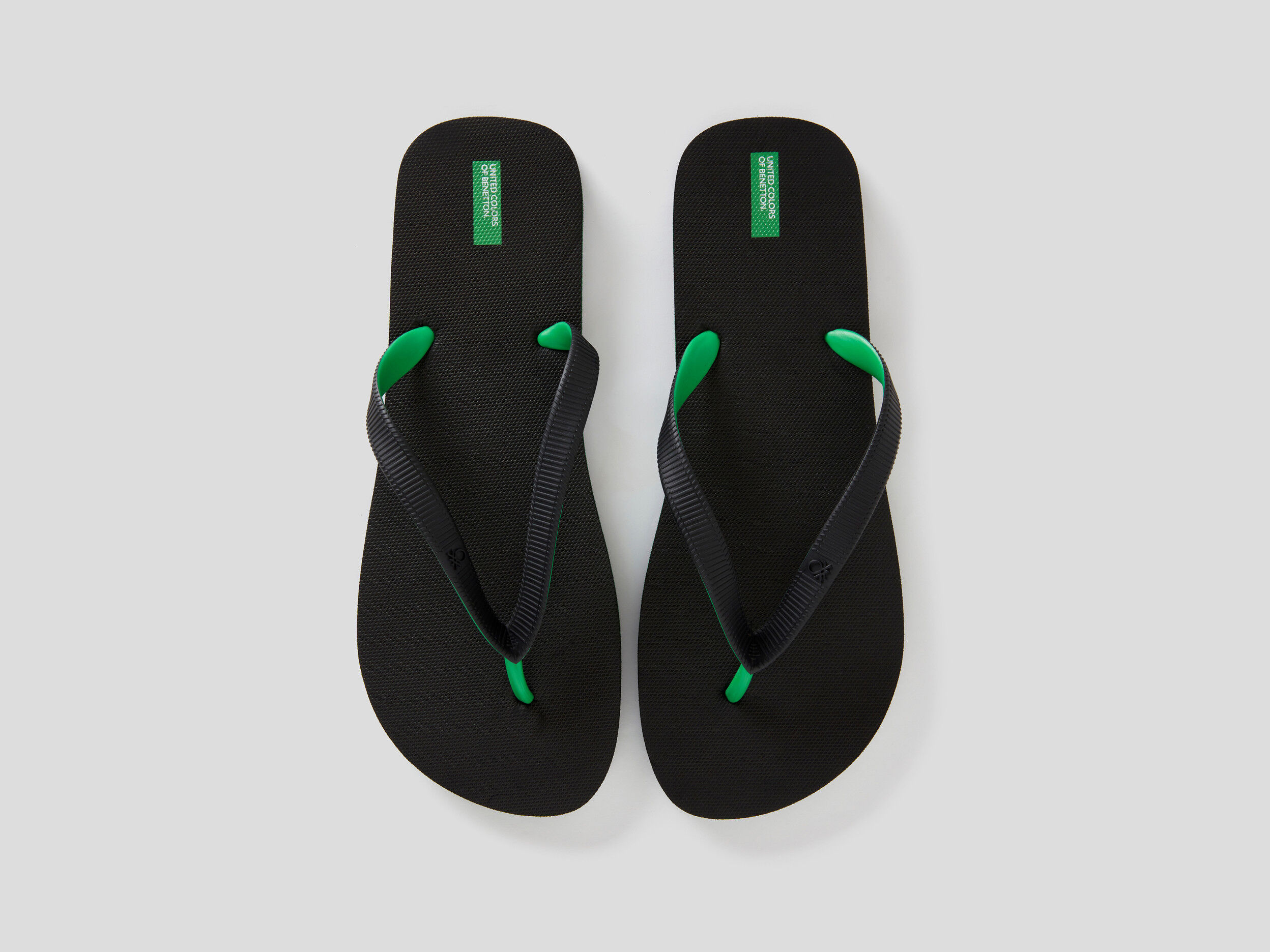Sandalias con logotipo Negro Benetton