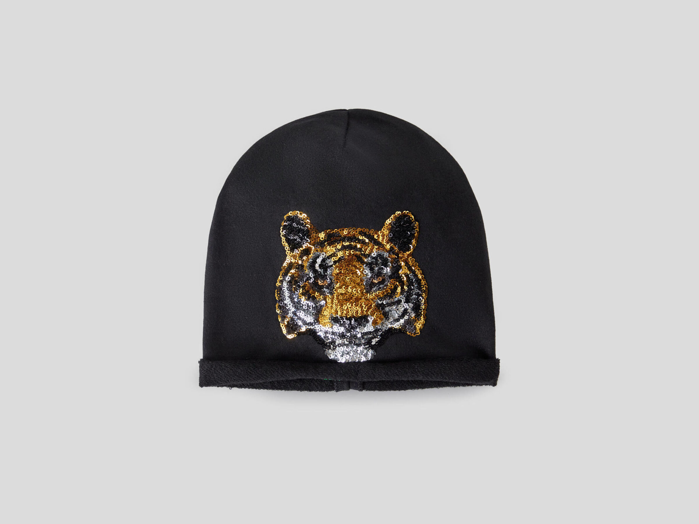 Gorro de felpa con bordado 3D image number null